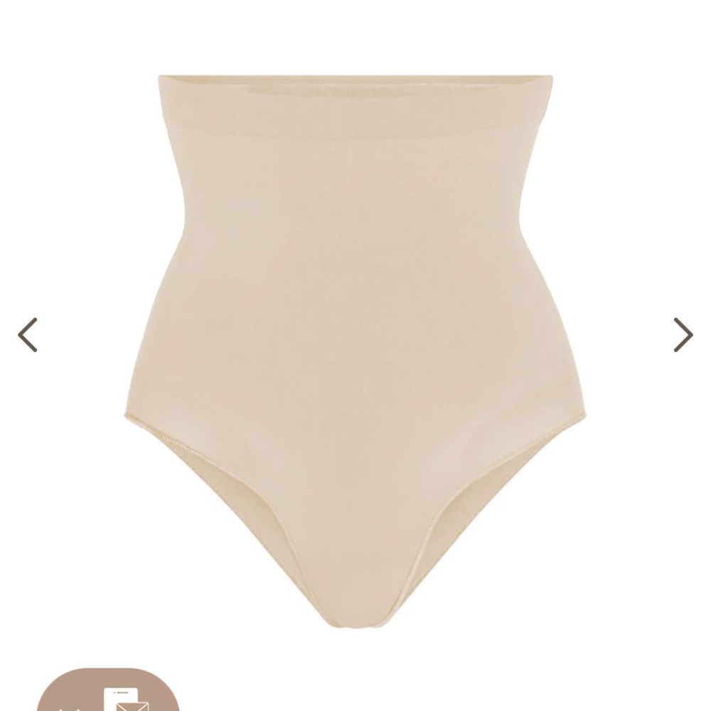 SKIMS SEAMLESS SCULPT HIGH WAISTED BRIEF in Sand Large